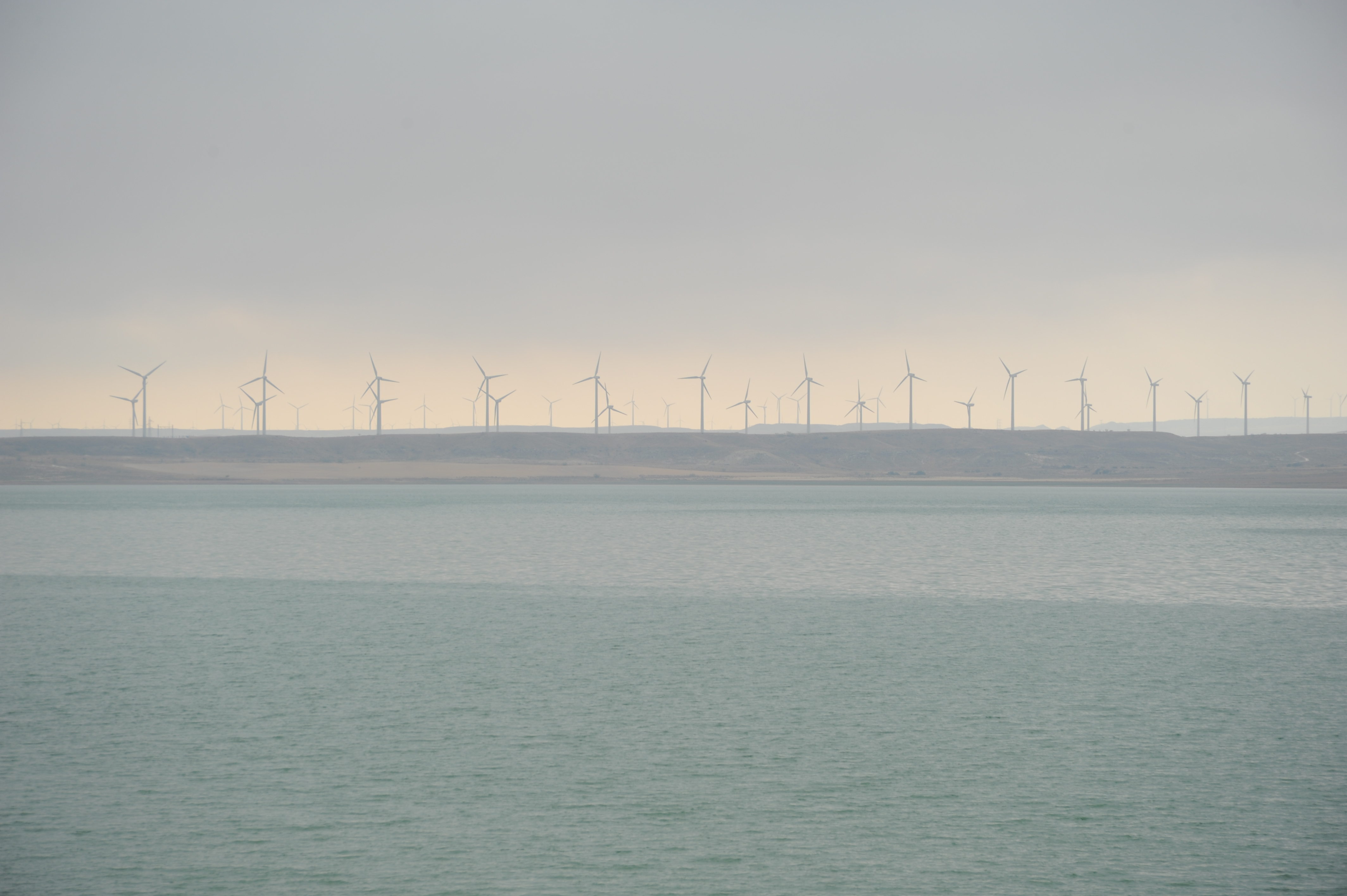 Panoramic view of wind turbines symbolizing Gränges’ commitment to supporting sustainable sectors.
