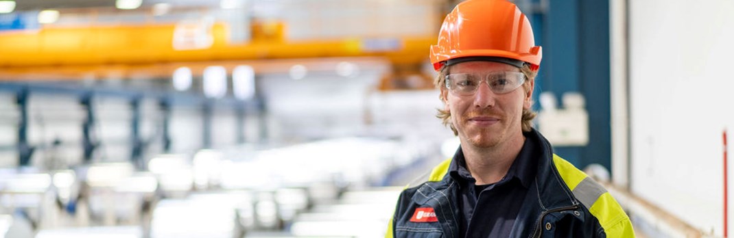 Process Development Engineer, Simon Bergfors, at work.
